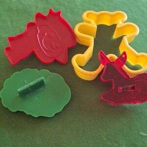 Unique Vintage Festive Animal Cookie Cutters - Red, Yellow, Green